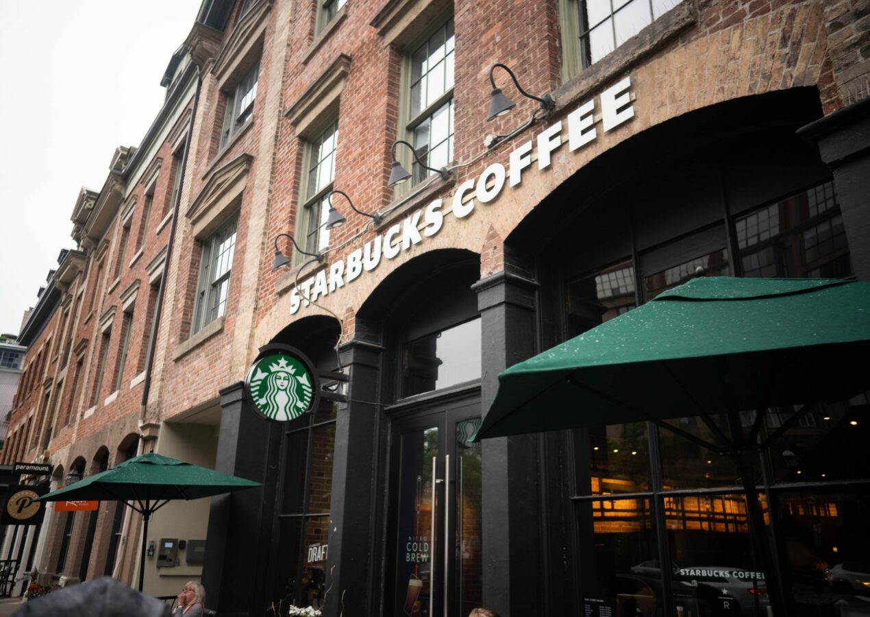 美股研究 | 星巴克 Starbucks 的咖啡與股價魔力 #SBUX